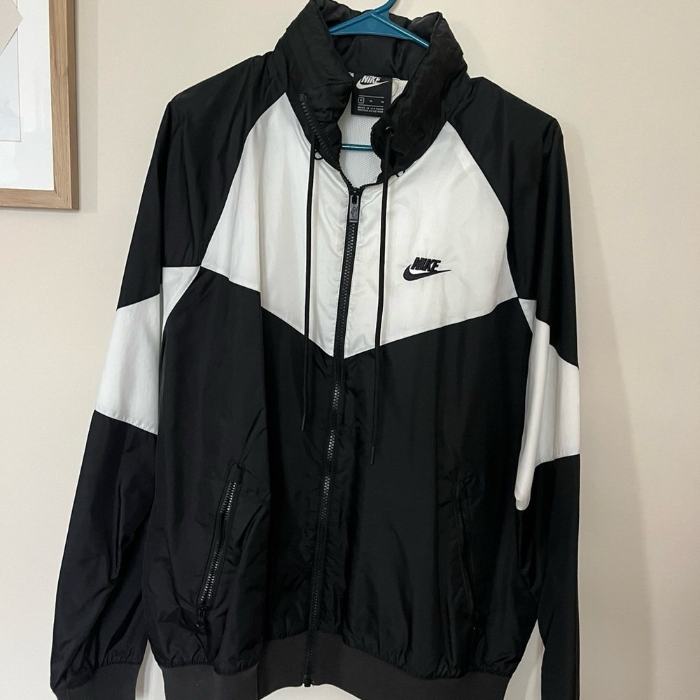 Nike Men's Black and White Jacket